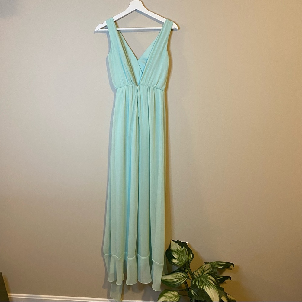 DAVID’S BRIDAL BRIDESMAID OR PARTY DRESS MINT GREEN SLEEVELESS V Built in slip